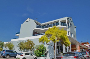 Beachview Apartment 1 - Bring your own linen South West Rocks